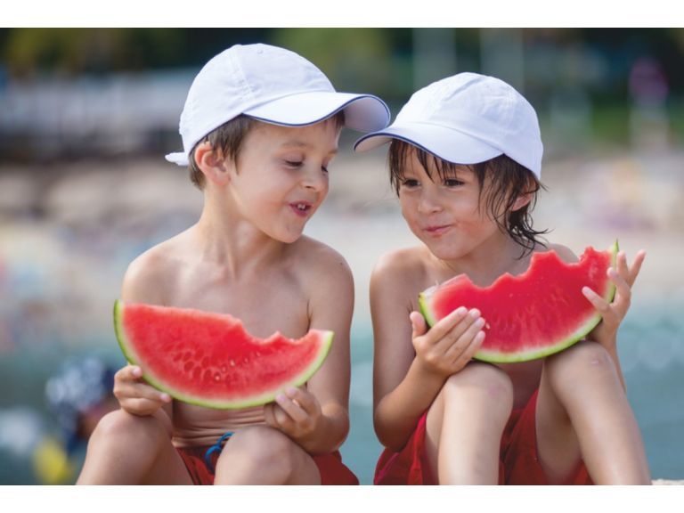 Verano de frutas y ms lquido. Si tu hijo come menos, no te preocupes!